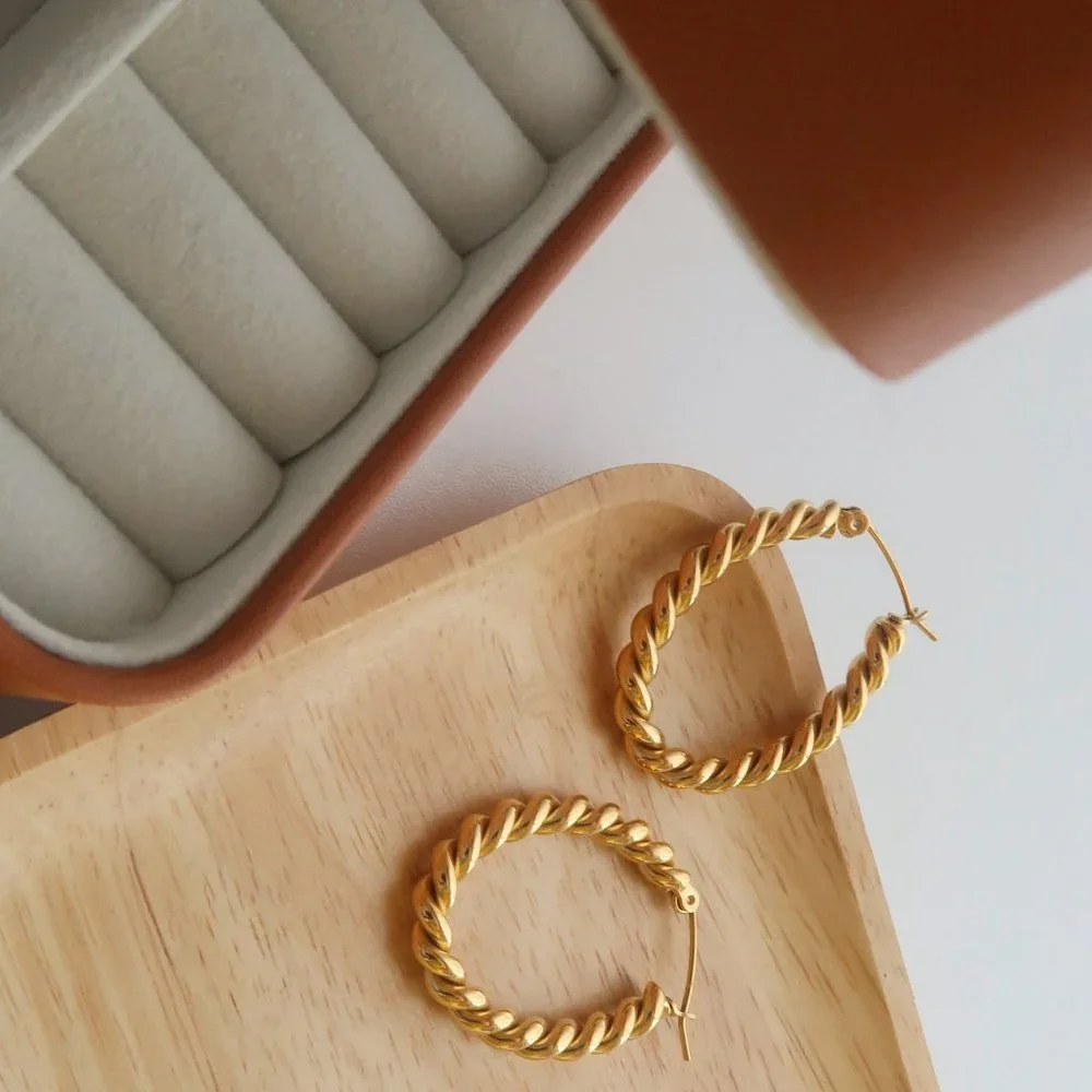 NEW 18K Gold Plated Braided Oval Hoop Earrings